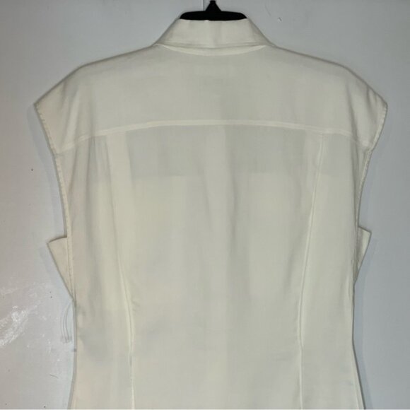 FRAME Arie Sleeveless Linen Button-Up Top in White - Picture 7 of 12
